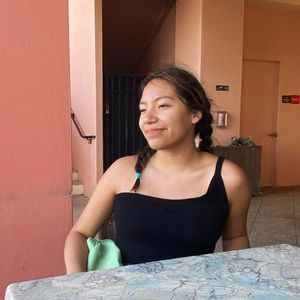 Meet your Posher, Mia